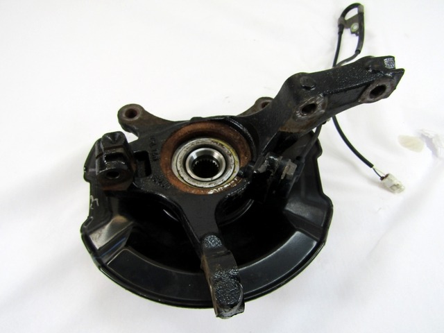 VRTLJIVI LEZAJ DESNO / PESTO KOLESA Z LEZAJEM SPREDAJ OEM N. 4511162J10000 4342186G00000 ORIGINAL REZERVNI DEL SUZUKI SWIFT MZ EZ MK3 (2004 - 2010) DIESEL LETNIK 2006