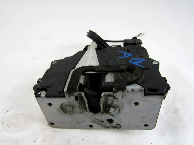 CENTRALNI ZAKLEP SPREDNJIH VRAT  OEM N. 55701964 ORIGINAL REZERVNI DEL FIAT GRANDE PUNTO 199 (2005 - 2012) DIESEL LETNIK 2006