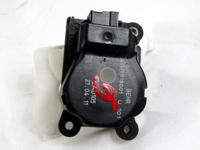 MOTORCEK OGREVANJA OEM N. U9518001 ORIGINAL REZERVNI DEL OPEL ASTRA J P10 5P/3P/SW (2010 - 2015) DIESEL LETNIK 2011