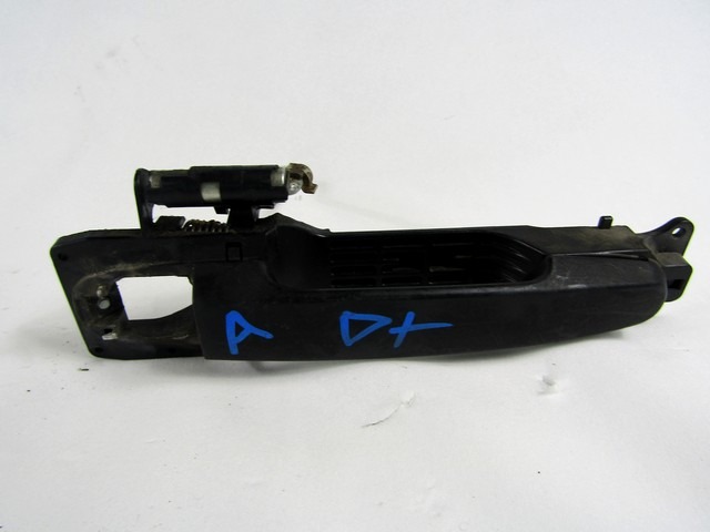 ZUNANJA KLJUKA SPREDNJA DESNA VRATA OEM N. 692010D030 ORIGINAL REZERVNI DEL TOYOTA YARIS P9 MK2 (01/2006 - 2009) BENZINA LETNIK 2008