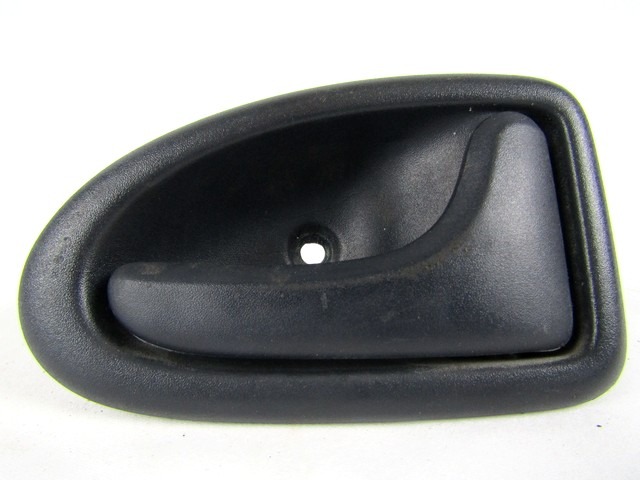 NOTRANJA KLJUKA  OEM N. 7700423888 ORIGINAL REZERVNI DEL RENAULT CLIO BB CB MK2 R / CLIO STORIA (05/2001 - 2012) DIESEL LETNIK 2001