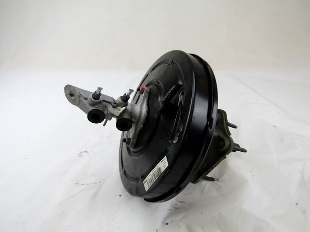 SERVO OJACEVALNIK ZAVOR S PUMPO OEM N. 472100005R ORIGINAL REZERVNI DEL RENAULT MEGANE MK3 BZ0/1 B3 DZ0/1 KZ0/1 BER/SPORTOUR/ESTATE (2009 - 2015) DIESEL LETNIK 2011