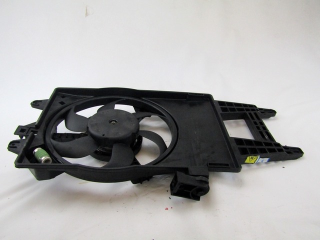 VENTILATOR HLADILNIKA OEM N. 51738688 ORIGINAL REZERVNI DEL LANCIA MUSA 350 R (09/2007 - 8/2013) BENZINA LETNIK 2008