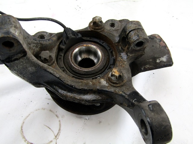 VRTLJIVI LEZAJ DESNO / PESTO KOLESA Z LEZAJEM SPREDAJ OEM N. 13156044 93178652 ORIGINAL REZERVNI DEL OPEL ASTRA H A04 L48 L08 L35 L67 R 5P/3P/SW (2007 - 2010) DIESEL LETNIK 2008