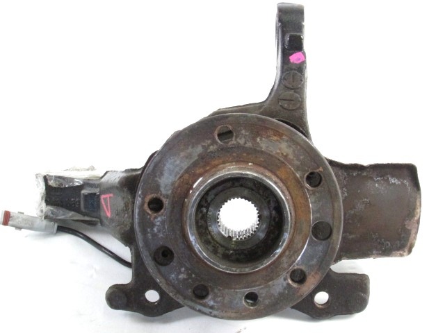 VRTLJIVI LEZAJ DESNO / PESTO KOLESA Z LEZAJEM SPREDAJ OEM N. 13156044 93178652 ORIGINAL REZERVNI DEL OPEL ASTRA H A04 L48 L08 L35 L67 R 5P/3P/SW (2007 - 2010) DIESEL LETNIK 2008