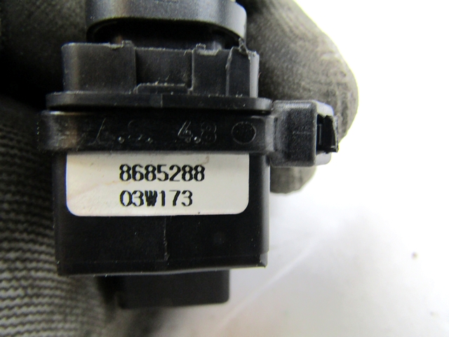 ZADNJE STIKALO OEM N. 8685288 ORIGINAL REZERVNI DEL VOLVO V70 MK2 285 (2000 - 2007) DIESEL LETNIK 2004