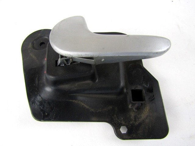 NOTRANJA KLJUKA  OEM N. 13121860 ORIGINAL REZERVNI DEL OPEL MERIVA A X03 (2003 - 2006) DIESEL LETNIK 2005