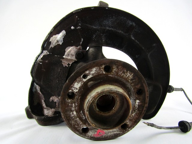 VRTLJIVI LEZAJ DESNO / PESTO KOLESA Z LEZAJEM SPREDAJ OEM N. 9200175 ORIGINAL REZERVNI DEL VOLVO S70 V70 874 875 876 MK1 (1996 - 2000)DIESEL LETNIK 1999