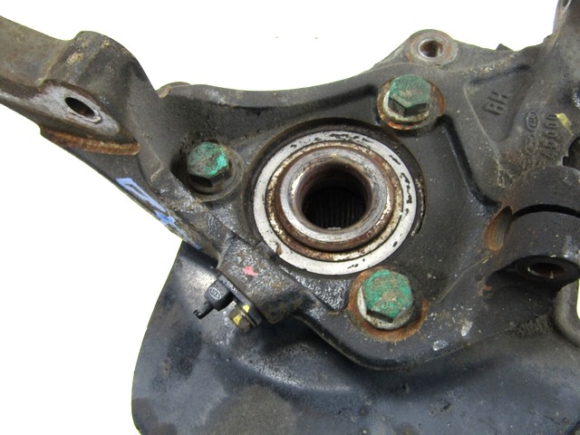 VRTLJIVI LEZAJ DESNO / PESTO KOLESA Z LEZAJEM SPREDAJ OEM N. 517164D000 517504D000 ORIGINAL REZERVNI DEL KIA CARNIVAL VQ MK2 (2006 - 2014)DIESEL LETNIK 2009