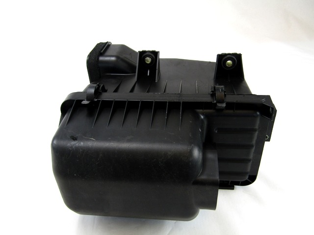 FILTAR ZRAKA OEM N. 281104D400 ORIGINAL REZERVNI DEL KIA CARNIVAL VQ MK2 (2006 - 2014)DIESEL LETNIK 2009