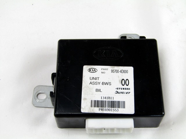 ECU PARKIRNI SENZORJI OEM N. 957004D000 ORIGINAL REZERVNI DEL KIA CARNIVAL VQ MK2 (2006 - 2014)DIESEL LETNIK 2009