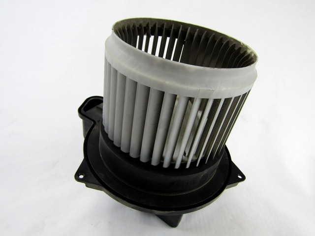 VENTILATOR  KABINE  OEM N. 5N8527000 ORIGINAL REZERVNI DEL LANCIA Y YPSILON 312 (dal 2011)BENZINA/GPL LETNIK 2012