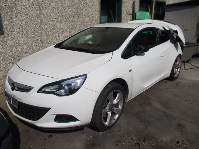 OPEL ASTRA GTC 2.0 121KW 3P D 6M (2013) RICAMBI IN MAGAZZINO 