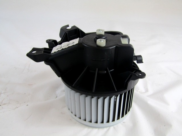 VENTILATOR  KABINE  OEM N. 13335075 ORIGINAL REZERVNI DEL OPEL CORSA D R S07 (02/2011 - 2014) BENZINA LETNIK 2012