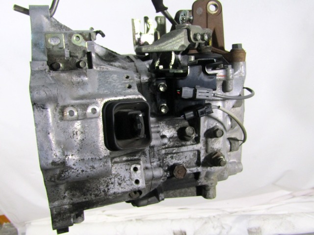 ROCNI MENJALNIK OEM N. A6011701XH A60117151A A6011711C ORIGINAL REZERVNI DEL MAZDA 6 GG GY (2003-2008) DIESEL LETNIK 2007