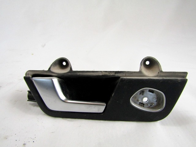 NOTRANJA KLJUKA  OEM N. 8E0839019 ORIGINAL REZERVNI DEL AUDI A4 B7 8EC 8ED 8HE BER/SW/CABRIO (2004 - 2007) DIESEL LETNIK 2006