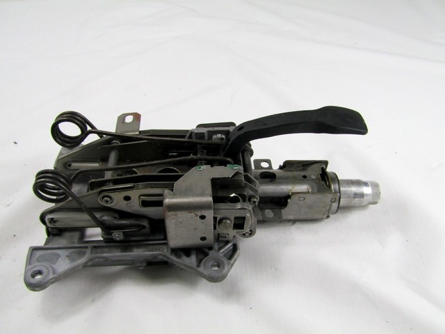 VOLANSKI DROG OEM N. 8E0419502H ORIGINAL REZERVNI DEL AUDI A4 B7 8EC 8ED 8HE BER/SW/CABRIO (2004 - 2007) DIESEL LETNIK 2006