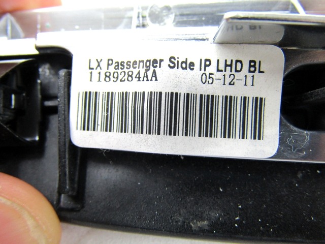 NOTRANJE OKRASNE LETVE  OEM N. 1189284AA 1189245AA 1189248AA 1189254AA 1189251AA ORIGINAL REZERVNI DEL LANCIA THEMA LX MK2 (2011 - 2014)DIESEL LETNIK 2013