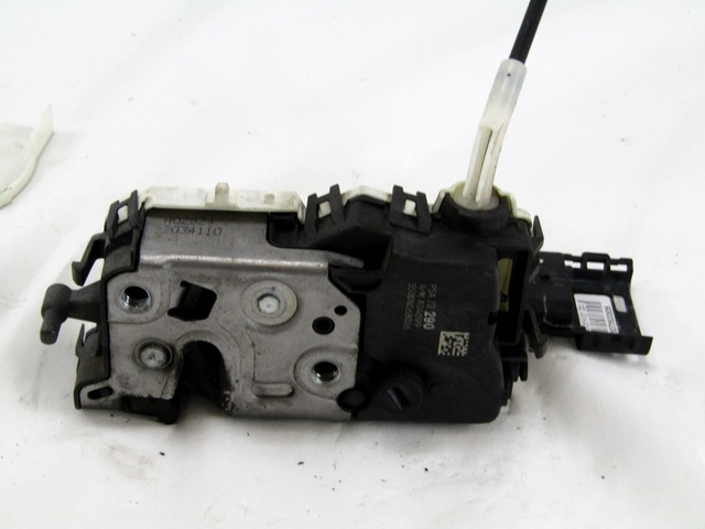 CENTRALNI ZAKLEP SPREDNJIH VRAT  OEM N. 9800623080 ORIGINAL REZERVNI DEL PEUGEOT 5008 0U 0E MK1 (2009 - 2013) DIESEL LETNIK 2011