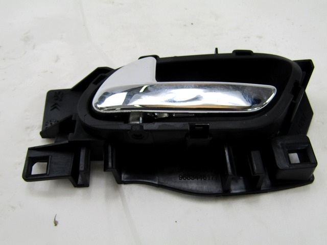 NOTRANJA KLJUKA  OEM N. 9683446877 ORIGINAL REZERVNI DEL PEUGEOT 5008 0U 0E MK1 (2009 - 2013) DIESEL LETNIK 2011