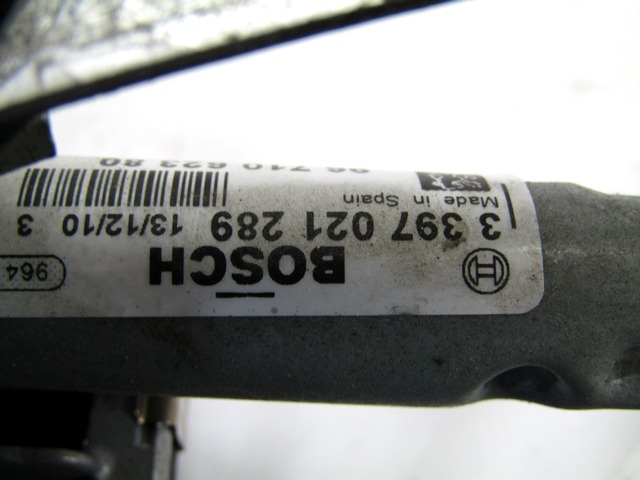 MOTORCEK PREDNJIH BRISALCEV OEM N. 1397220577 3397021289 9671062380 ORIGINAL REZERVNI DEL PEUGEOT 5008 0U 0E MK1 (2009 - 2013) DIESEL LETNIK 2011