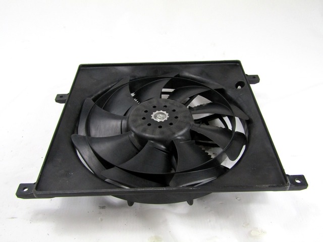 VENTILATOR HLADILNIKA OEM N. 95360-79J20 ORIGINAL REZERVNI DEL FIAT SEDICI FY R (05/2009 - 2014) BENZINA LETNIK 2010