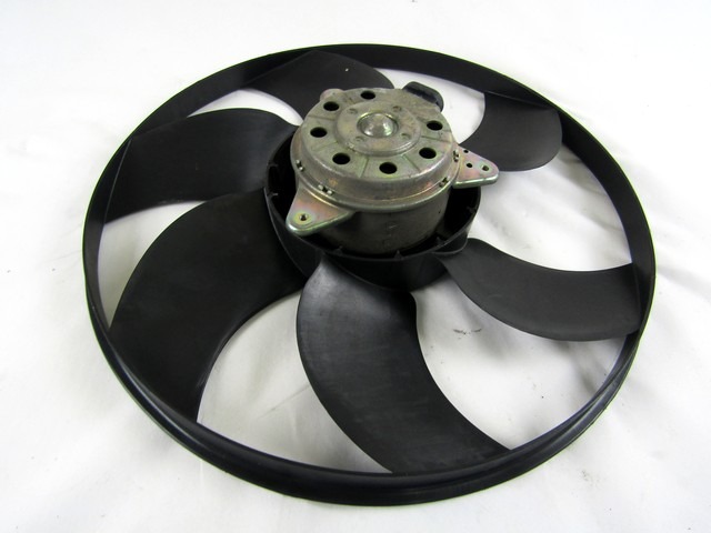 VENTILATOR HLADILNIKA OEM N. 7701070217 ORIGINAL REZERVNI DEL RENAULT CLIO BB CB MK2 R / CLIO STORIA (05/2001 - 2012) DIESEL LETNIK 2004