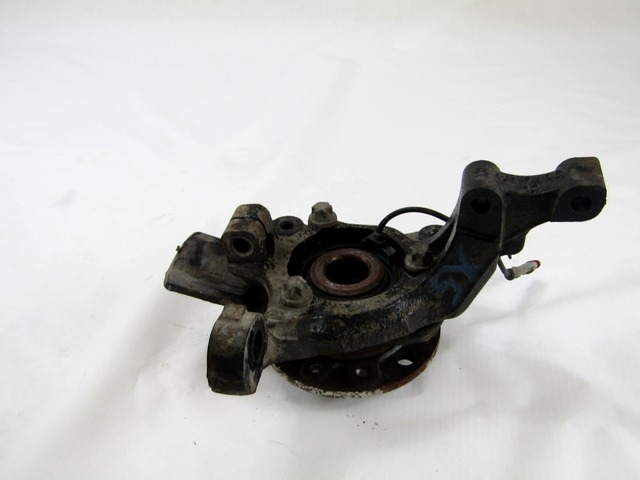 VRTLJIVI LEZAJ DESNO / PESTO KOLESA Z LEZAJEM SPREDAJ OEM N. 13156042 ORIGINAL REZERVNI DEL OPEL ASTRA H A04 L48,L08,L35,L67 5P/3P/SW (2004 - 2007) DIESEL LETNIK 2005