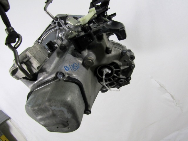 ROCNI MENJALNIK OEM N. 9674044810 9683459210 ORIGINAL REZERVNI DEL PEUGEOT 207 / 207 CC R WA WC WD WK (05/2009 - 2015) BENZINA LETNIK 2012