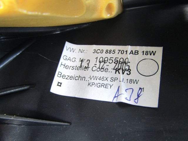 LATVIJSKI STRANSKI SEDEZI ZA ZADNJE SEDEZE OEM N. 3C0885701AB 3C0885702AB ORIGINAL REZERVNI DEL VOLKSWAGEN PASSAT B6 3C2 3C5 BER/SW (2005 - 09/2010)  DIESEL LETNIK 2006