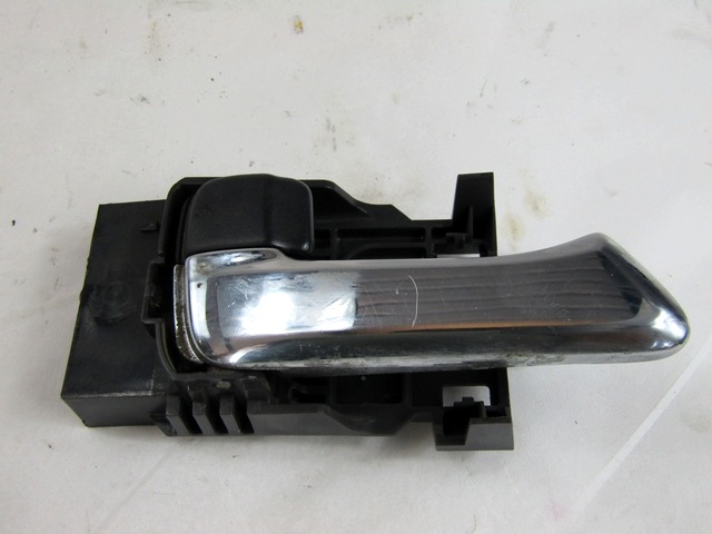 NOTRANJA KLJUKA  OEM N. 8974086681 ORIGINAL REZERVNI DEL ISUZU D-MAX TFR TFS MK1 (2003 - 2008) DIESEL LETNIK 2010