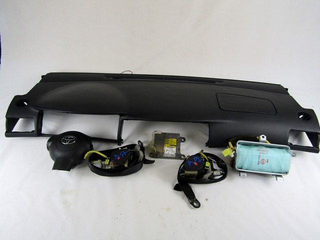 89170-02400 KIT AIRBAG COMPLETO TOYOTA COROLLA SW 2.0 D 85KW 5M 5P (2006) RICAMBIO USATO CON CINTURA DI SICUREZZA DANNEGGIATA DA SOSTITUIRE (VEDI FOTO) 211082-104 7322002212 