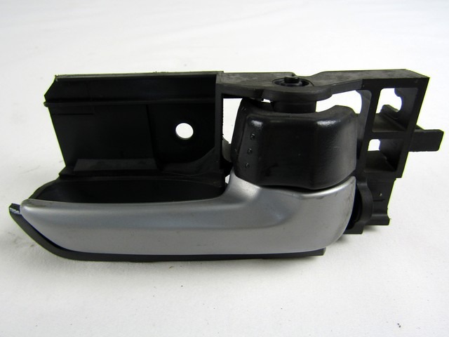 NOTRANJA KLJUKA  OEM N. 83110-75J0 ORIGINAL REZERVNI DEL SUZUKI ALTO GF (2008 - 2014)BENZINA/GPL LETNIK 2010