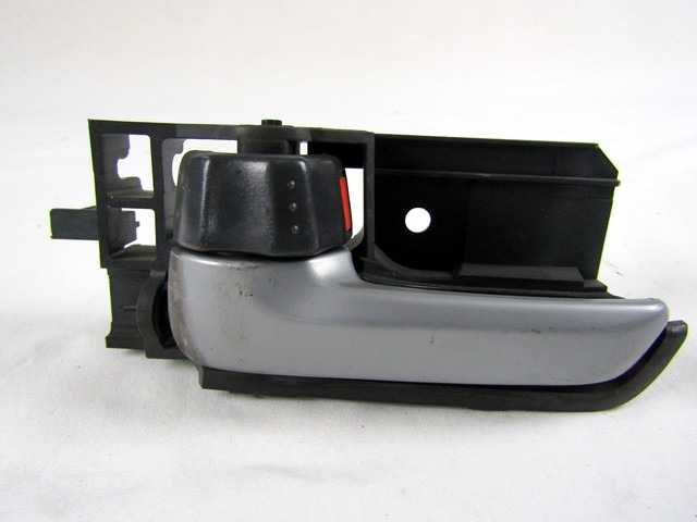 NOTRANJA KLJUKA  OEM N. 83130-75J0 ORIGINAL REZERVNI DEL SUZUKI ALTO GF (2008 - 2014)BENZINA/GPL LETNIK 2010