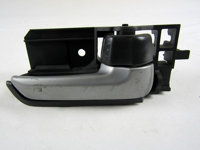 NOTRANJA KLJUKA  OEM N. 83110-75J0 ORIGINAL REZERVNI DEL SUZUKI ALTO GF (2008 - 2014)BENZINA/GPL LETNIK 2010