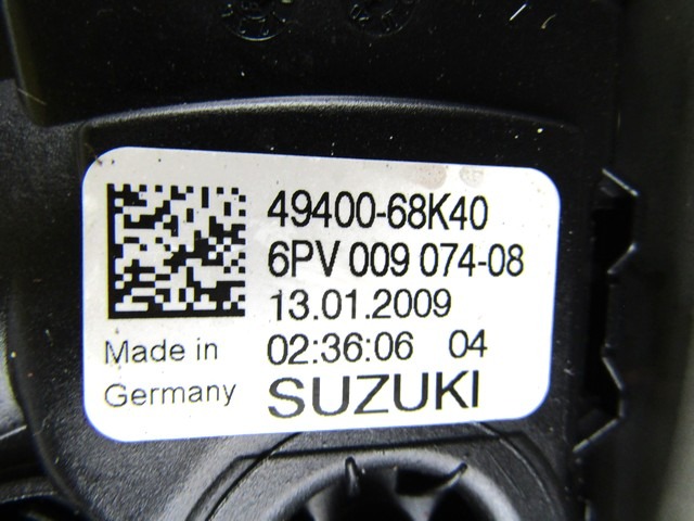 PEDALI OEM N. 4940068K40 ORIGINAL REZERVNI DEL SUZUKI ALTO GF (2008 - 2014)BENZINA/GPL LETNIK 2010