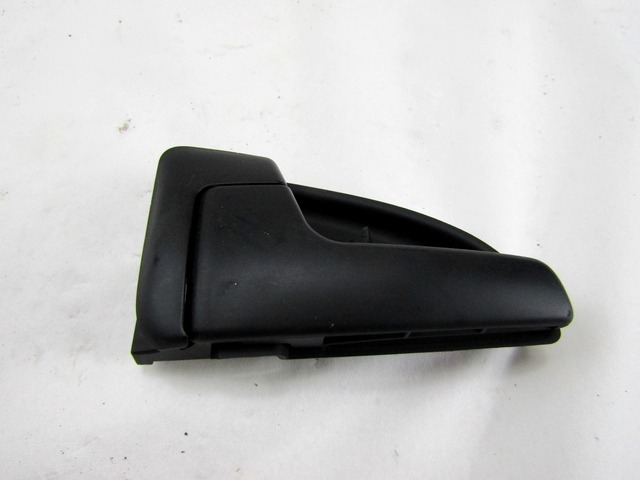 NOTRANJA KLJUKA  OEM N. 82611-1H000 ORIGINAL REZERVNI DEL KIA CEE'D / PRO CEE'D MK1 ED (2006-2012) DIESEL LETNIK 2010