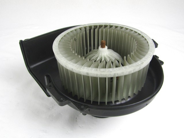 VENTILATOR  KABINE  OEM N. 6Q1819015 ORIGINAL REZERVNI DEL VOLKSWAGEN POLO 6R1 6C1 (06/2009 - 02/2014) BENZINA LETNIK 2013