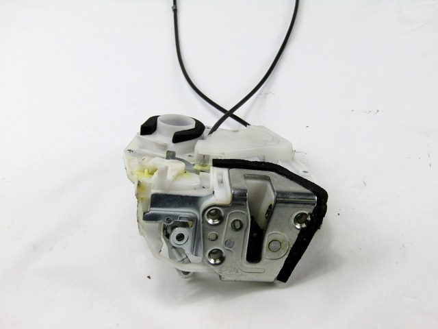 CENTRALNO ZAKLEPANJE ZADNJIH DESNIH VRAT OEM N. 82301-79J11 ORIGINAL REZERVNI DEL FIAT SEDICI FY R (05/2009 - 2014) DIESEL LETNIK 2011