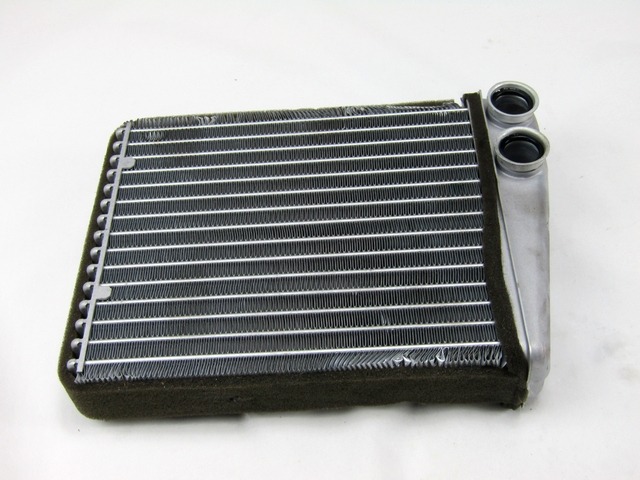 GRELEC RADIATORJA OEM N. A1698300361 ORIGINAL REZERVNI DEL MERCEDES CLASSE A W169 5P C169 3P R (05/2008 - 2012) BENZINA LETNIK 2011