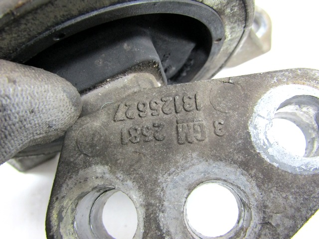 NOSILCI MOTORJA/DRUGO OEM N. 13125627 ORIGINAL REZERVNI DEL OPEL ASTRA H A04 L48 L08 L35 L67 R 5P/3P/SW (2007 - 2010) DIESEL LETNIK 2008