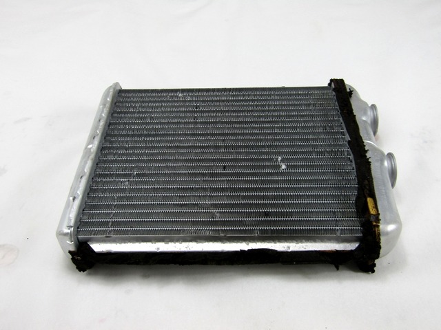 GRELEC RADIATORJA OEM N. 52479237 ORIGINAL REZERVNI DEL OPEL ASTRA H A04 L48 L08 L35 L67 R 5P/3P/SW (2007 - 2010) DIESEL LETNIK 2008