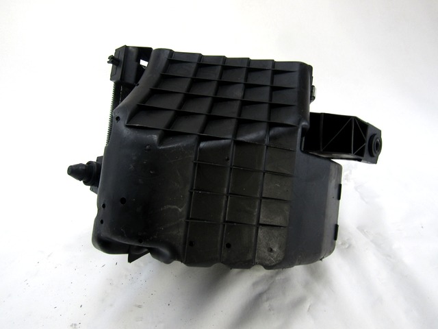 FILTAR ZRAKA OEM N. 8D0129607M ORIGINAL REZERVNI DEL AUDI A4 B5 BER/SW (1994 - 12/2000) DIESEL LETNIK 2000