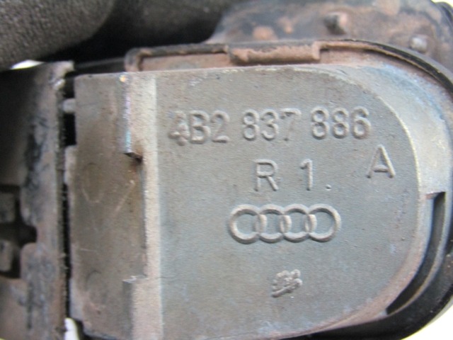 ZUNANJA KLJUKA ZADNJA DESNA VRATA OEM N. 4B2837886 ORIGINAL REZERVNI DEL AUDI A4 B5 BER/SW (1994 - 12/2000) DIESEL LETNIK 2000