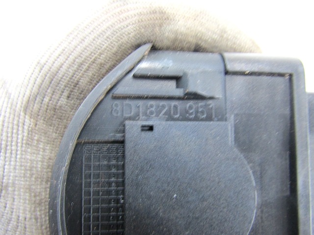 CENTRALNE PREZRACEVALNE SOBE  OEM N. 8D1820951 ORIGINAL REZERVNI DEL AUDI A4 B5 BER/SW (1994 - 12/2000) DIESEL LETNIK 2000