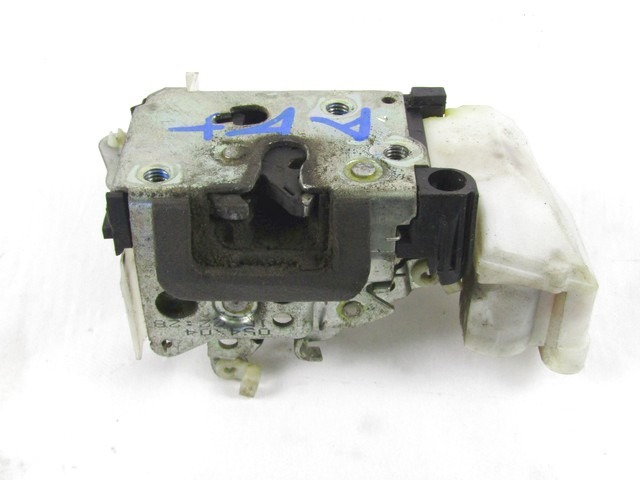 CENTRALNI ZAKLEP SPREDNJIH VRAT  OEM N. 46535997 ORIGINAL REZERVNI DEL FIAT PUNTO 188 MK2 R (2003 - 2011) DIESEL LETNIK 2004