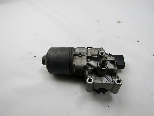 MOTORCEK PREDNJIH BRISALCEV OEM N. 390241514 ORIGINAL REZERVNI DEL ALFA ROMEO 147 937 (2001 - 2005)DIESEL LETNIK 2004