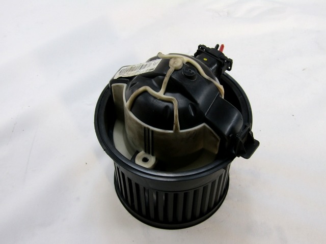 VENTILATOR  KABINE  OEM N. T1000588K ORIGINAL REZERVNI DEL PEUGEOT 308 4A 4B 4C 4E 4H MK1 BER/SW/CC (2007 - 2013) DIESEL LETNIK 2012