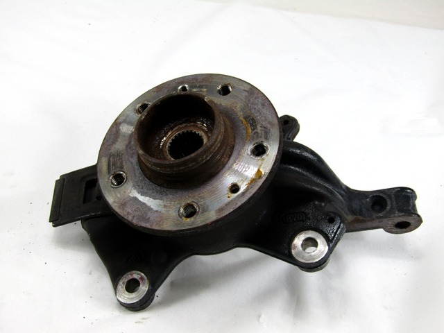 LEVI VRTLJIVI LEZAJ / PESTO KOLESA Z LEZAJEM SPREDAJ OEM N. 400154705R ORIGINAL REZERVNI DEL RENAULT SCENIC XMOD / SCENIC JZ0/1 MK3 R (2012 - 2016) DIESEL LETNIK 2012