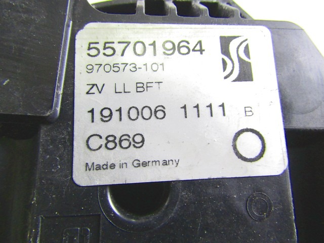 CENTRALNI ZAKLEP SPREDNJIH VRAT  OEM N. 55701964 ORIGINAL REZERVNI DEL FIAT GRANDE PUNTO 199 (2005 - 2012) DIESEL LETNIK 2006